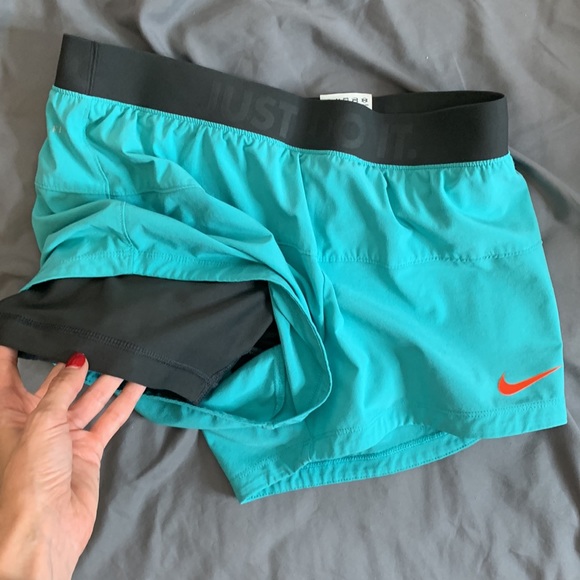 RARE Nike running shorts in mint green and gray Size S - Picture 4 of 5